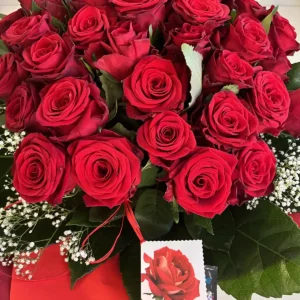 50 róż z dekoracją