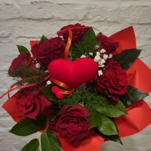 7 róż z serduszkiem